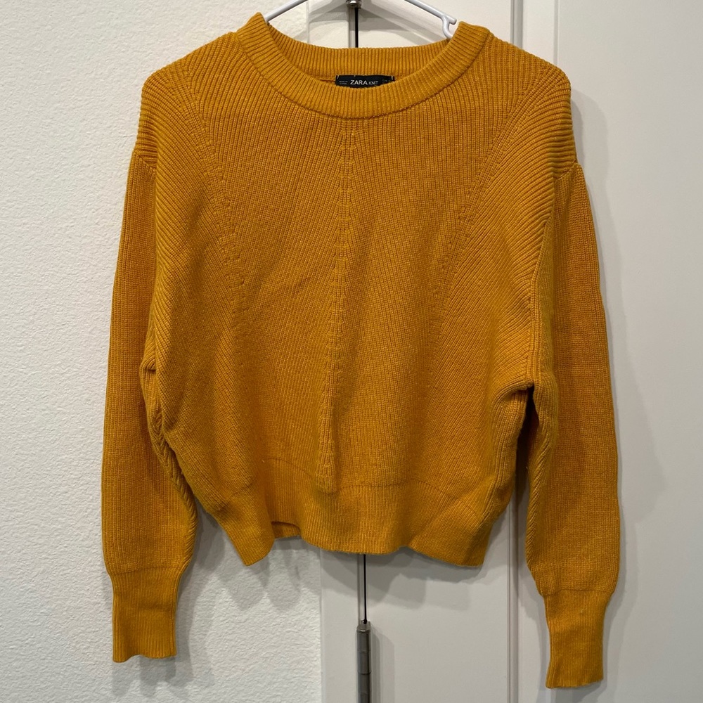 Zara Cropped Yellow sweater